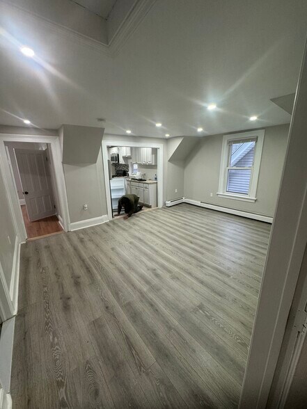 Building Photo - 86 Cottage St