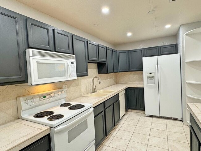 Building Photo - 4271 S Blackhawk Cir