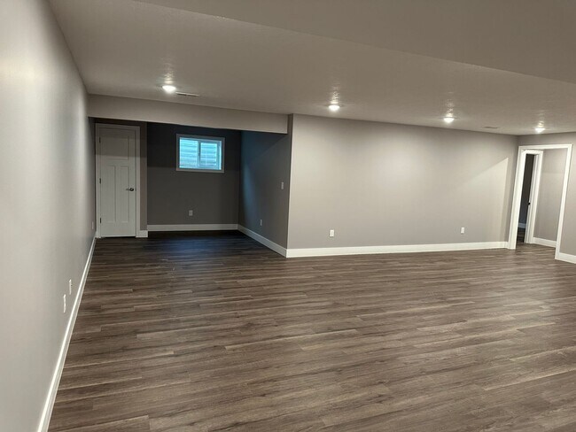 Building Photo - Castles Pines Duplex