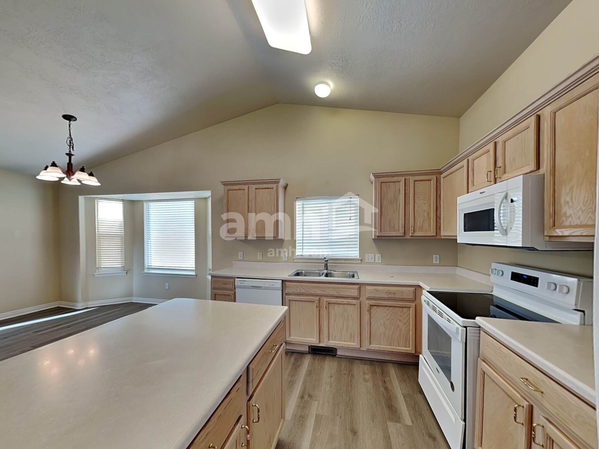 Building Photo - 1716 S 2900 E St