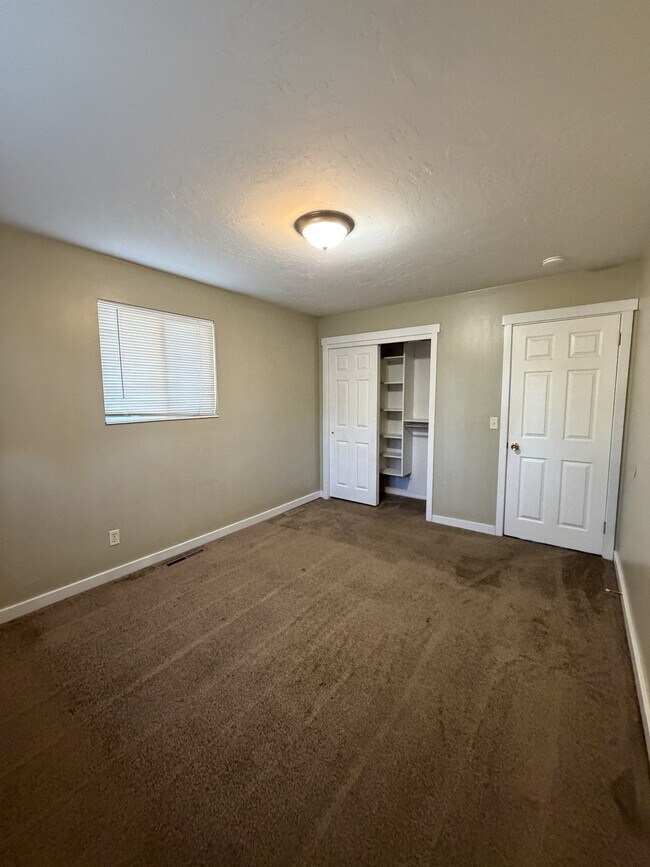 Building Photo - 1239 E 3800 S