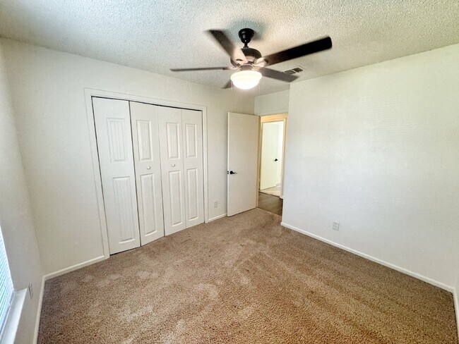Building Photo - Charming 3-Bedroom 2- Bath home in New Bra...