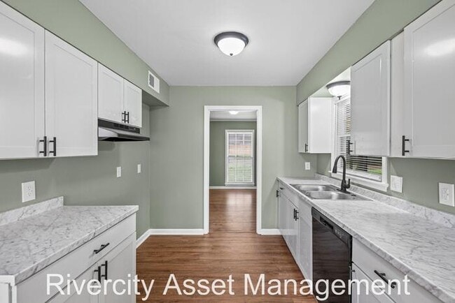 Building Photo - A Germantown Gem !!!!!!!! A Must See, Very Spacious and Newly Renovated!!!!