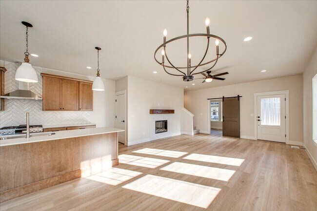 Building Photo - Luxury Townhome in the Heart of Eagle — 3 Beds + 3 Baths + Premium Amenities