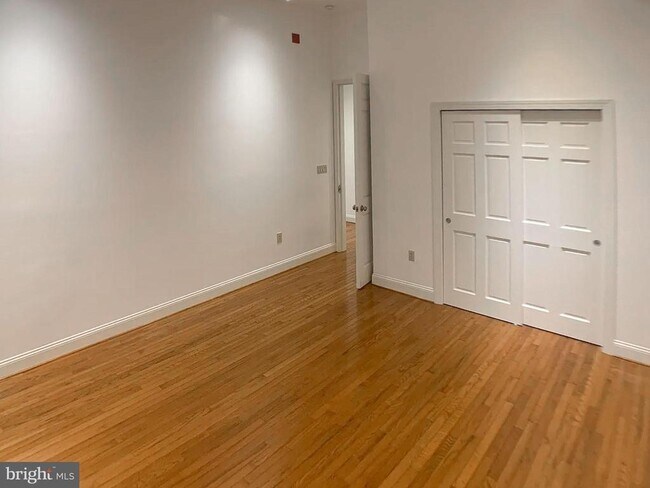 Building Photo - 261 N 3rd St