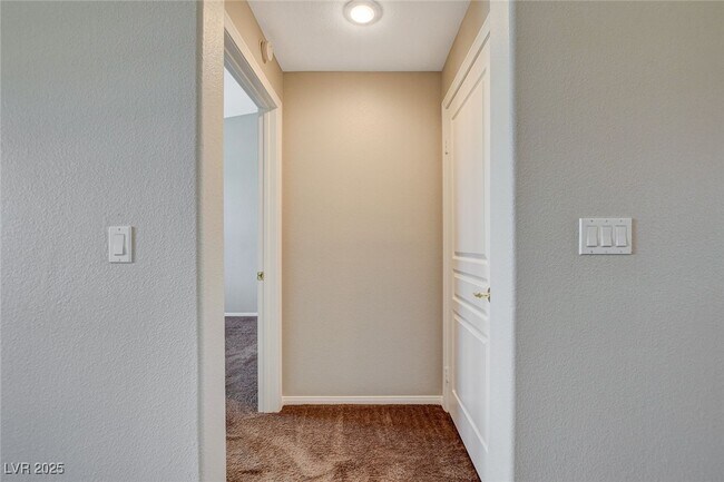 Building Photo - 669 Peachy Canyon Cir