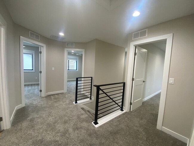 Building Photo - Luxury New Construction Home - Gorgeous Po...