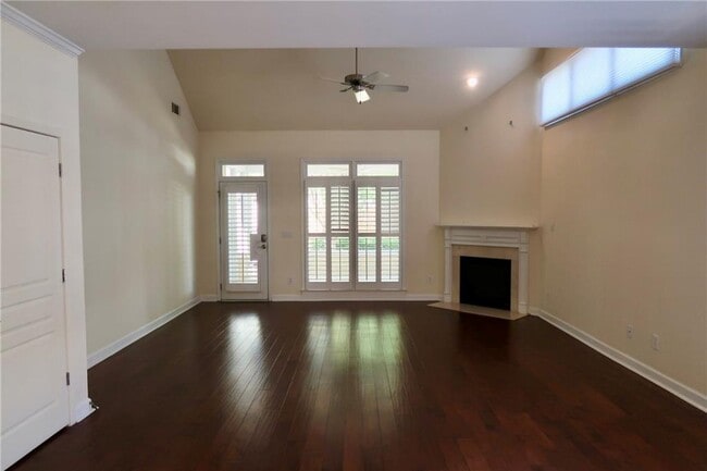 Building Photo - 515 Village Arbor Park NW