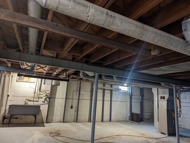 Building Photo - 8129 W Villard Ave