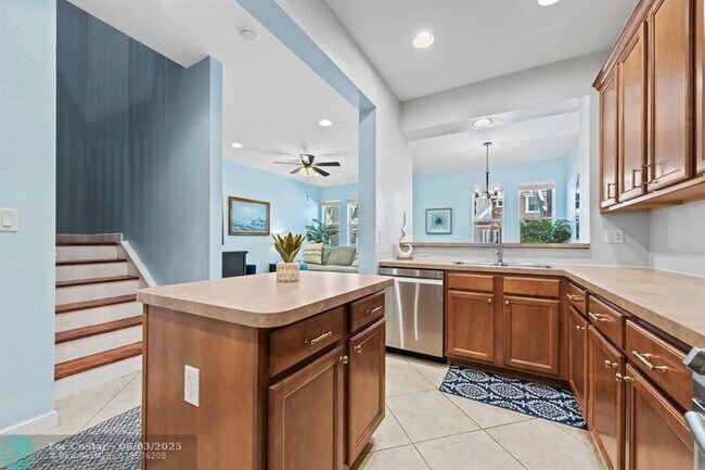 Building Photo - 580 Pacific Grove Dr