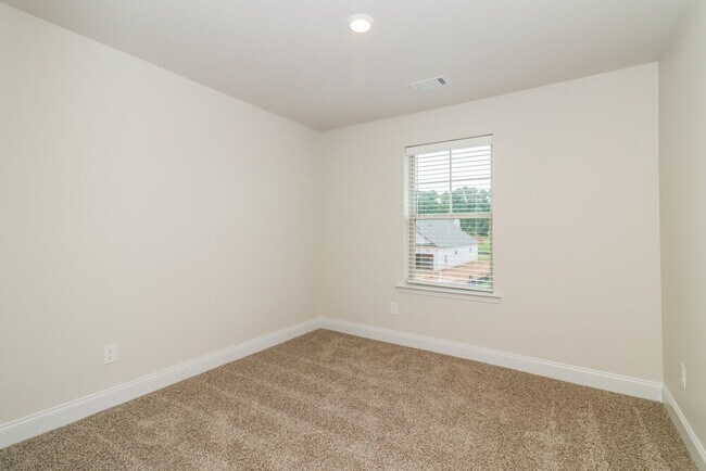 Building Photo - 119 Cantrell Wy