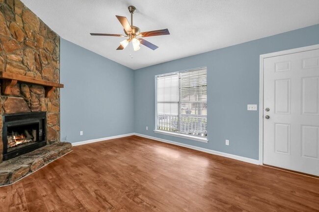 Building Photo - Georgetown Home For Rent!