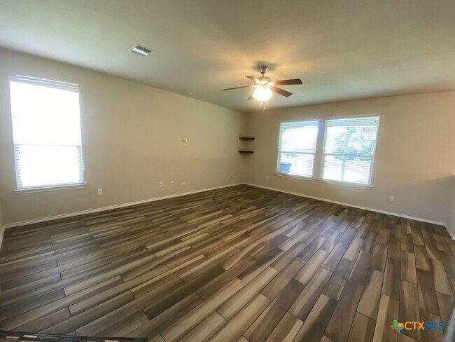 Building Photo - 3504 Lorne Dr