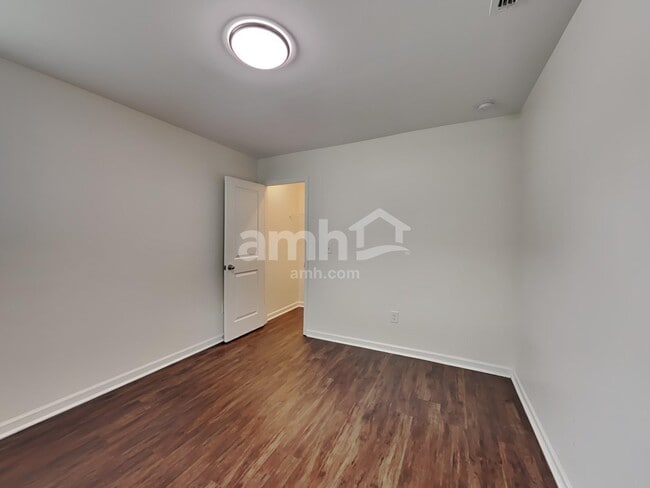 Building Photo - 4394 Kendrick Cir