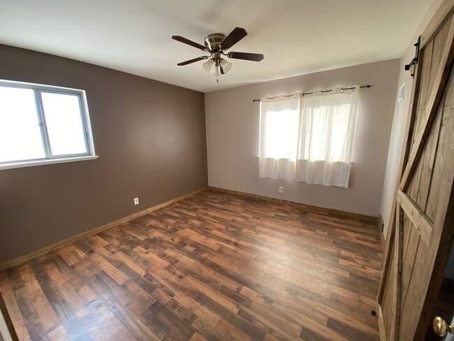 Building Photo - 127 El Rancho Dr