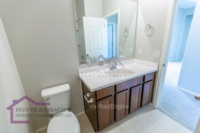 Building Photo - 495 E Rio Pl