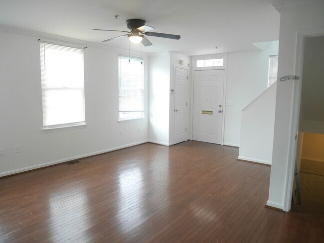 Building Photo - Spacious 3 Bedroom End Unit- Baltimore, MD
