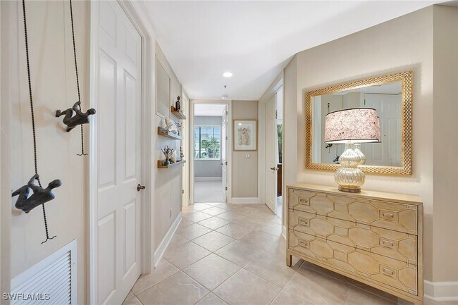 Building Photo - 1004 5th St S