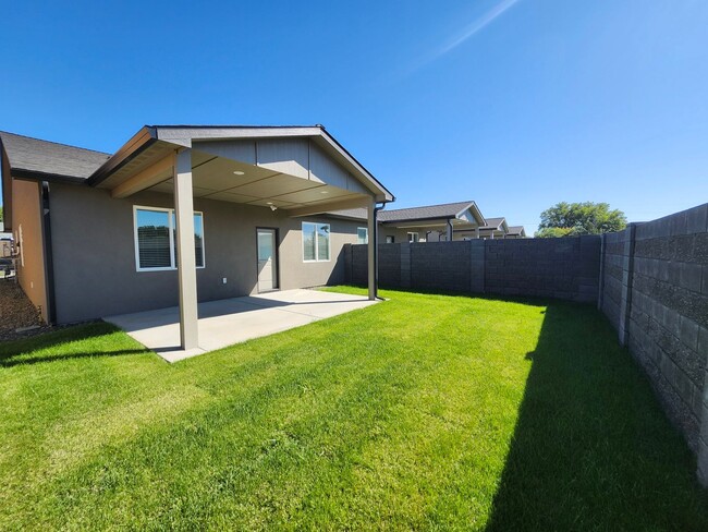 Building Photo - Gorgeous NEW CONSTRUCTION! w/Smart Home Te...