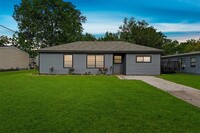 Building Photo - 4225 Citadel Ln