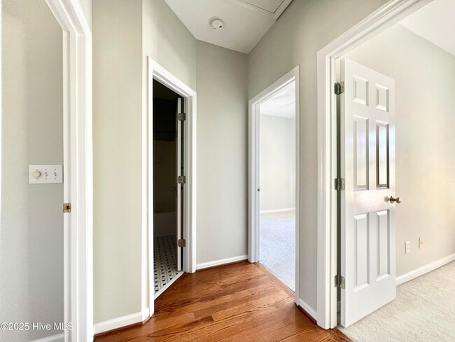 Building Photo - 910 Highgrove Dr