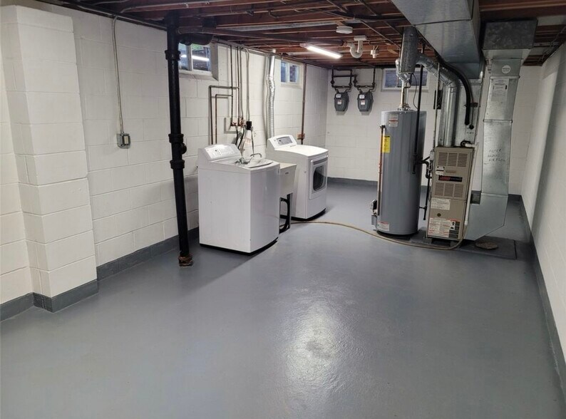 Building Photo - 3316 68th St