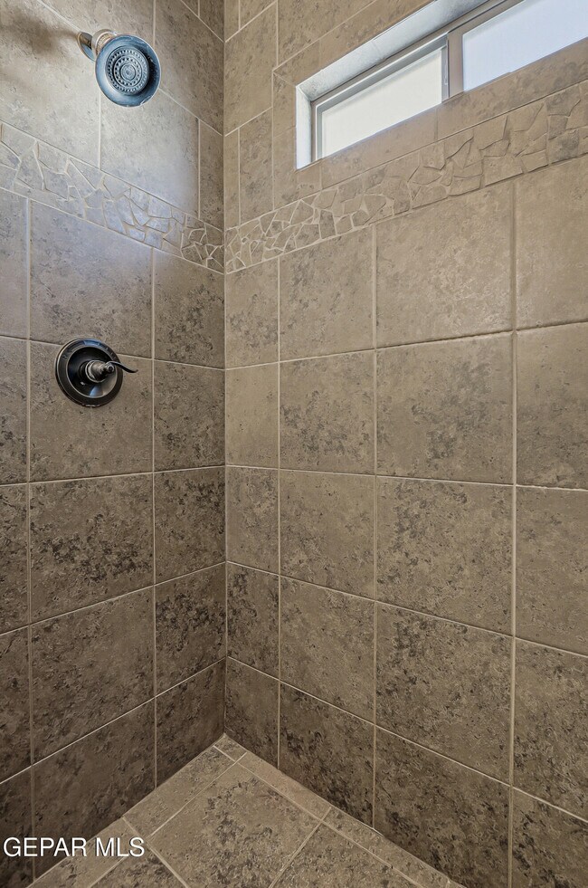 Building Photo - 2508 Eastern Sky St