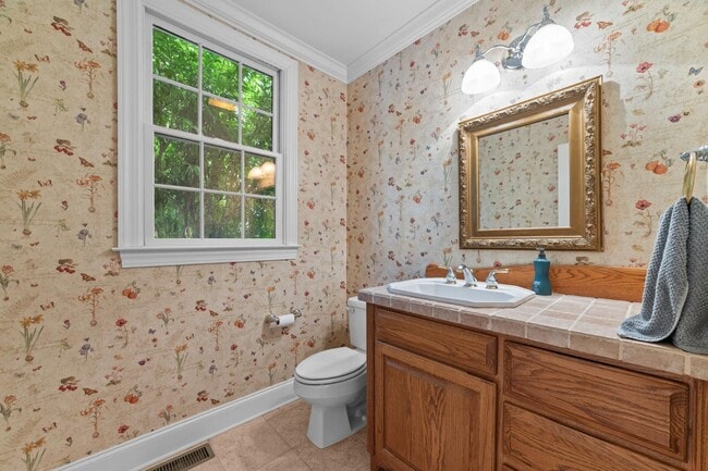 Building Photo - 450 Cox Rd