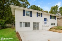 Building Photo - 1209 NE 10TH ST, BLUE SPRINGS, MO 64014