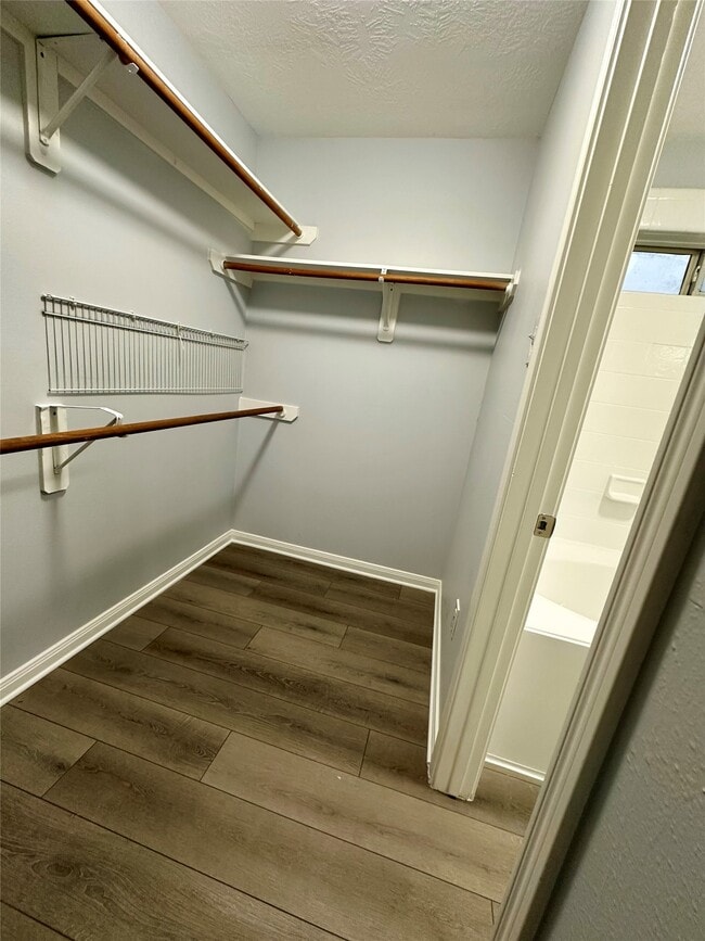 Building Photo - 8810 Barron Wood Cir E