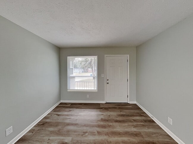 Building Photo - Updated 3 Bed, 2 Bath Home with Fenced Yard & Sunroom in Jacksonville, FL