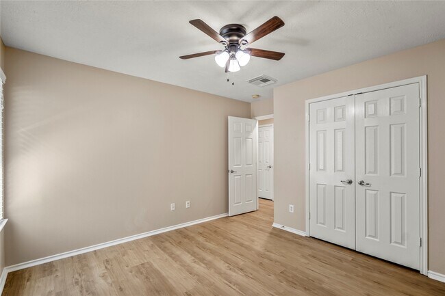 Building Photo - 22 Garden Lodge Pl