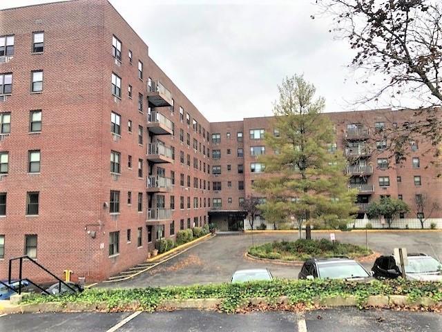 Building Photo - 77 Carpenter Ave