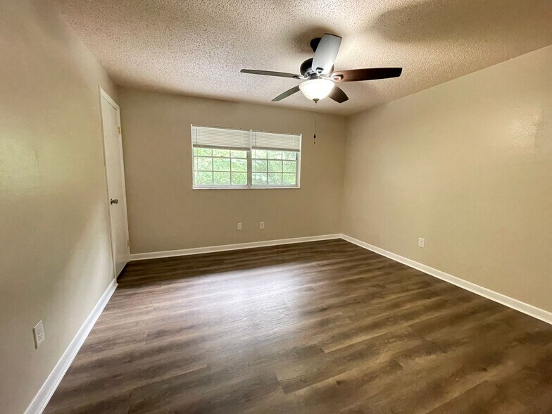 Room 1 - 1023 NE 2nd St