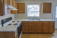 Building Photo - Towns on Evelyn