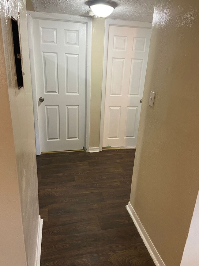 Building Photo - Cozy 2/1 Apartment, Move in Ready, Move in Special!