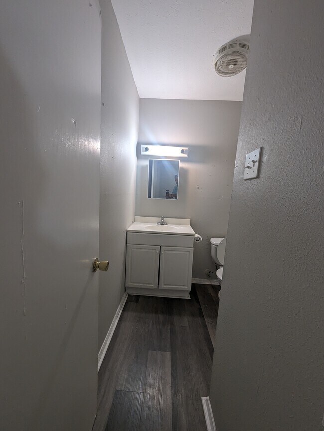 Building Photo - 1 Claremont Pl