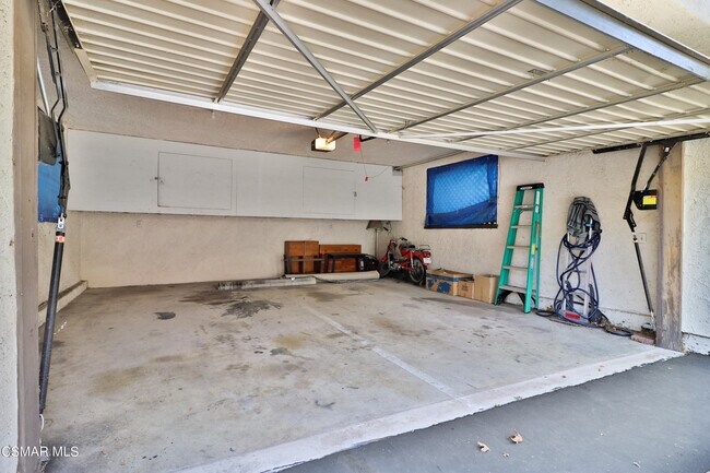 Building Photo - 3162 Darby St