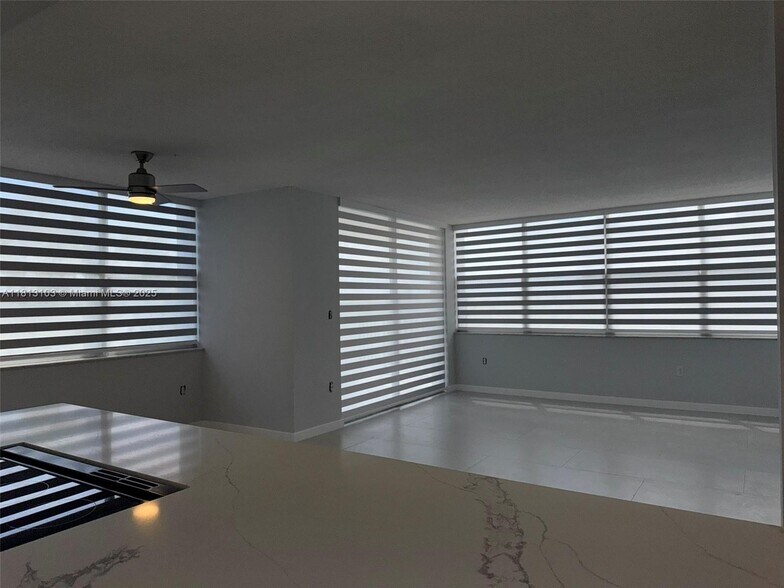 Building Photo - 1300 NE Miami Gardens Dr