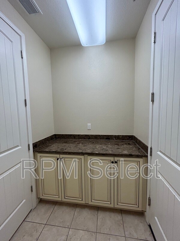 Building Photo - 3881 Clay Bank Rd