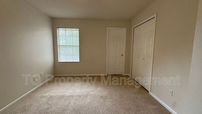 Building Photo - 268 Leese Dr