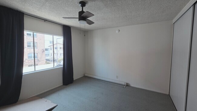 Building Photo - 526 S St Andrews Pl