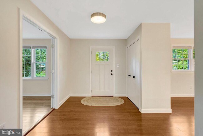 Building Photo - 6805 Reynard Dr