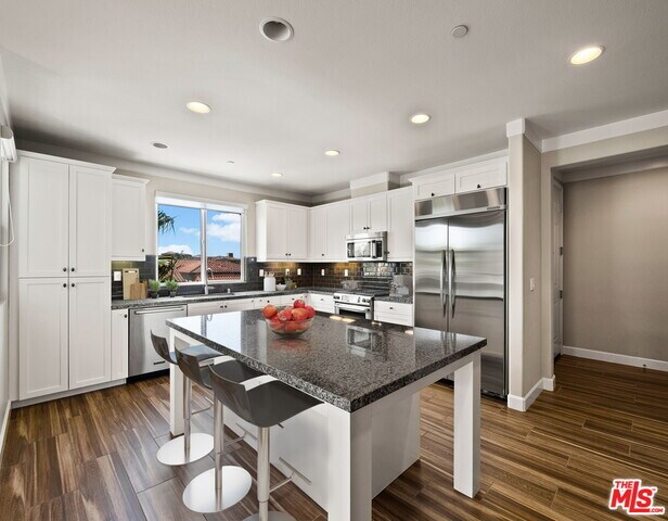 Building Photo - 12746 W Jefferson Blvd