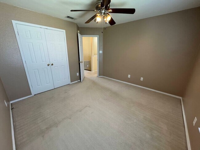 Building Photo - 217 Tepee Dr