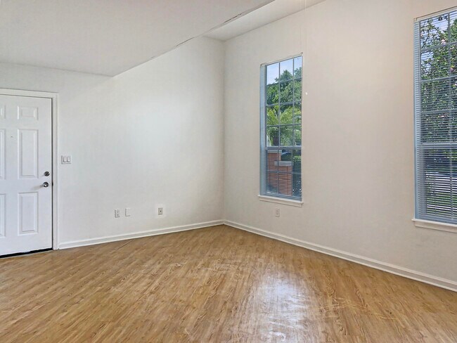 Building Photo - 1345 Crystal Way