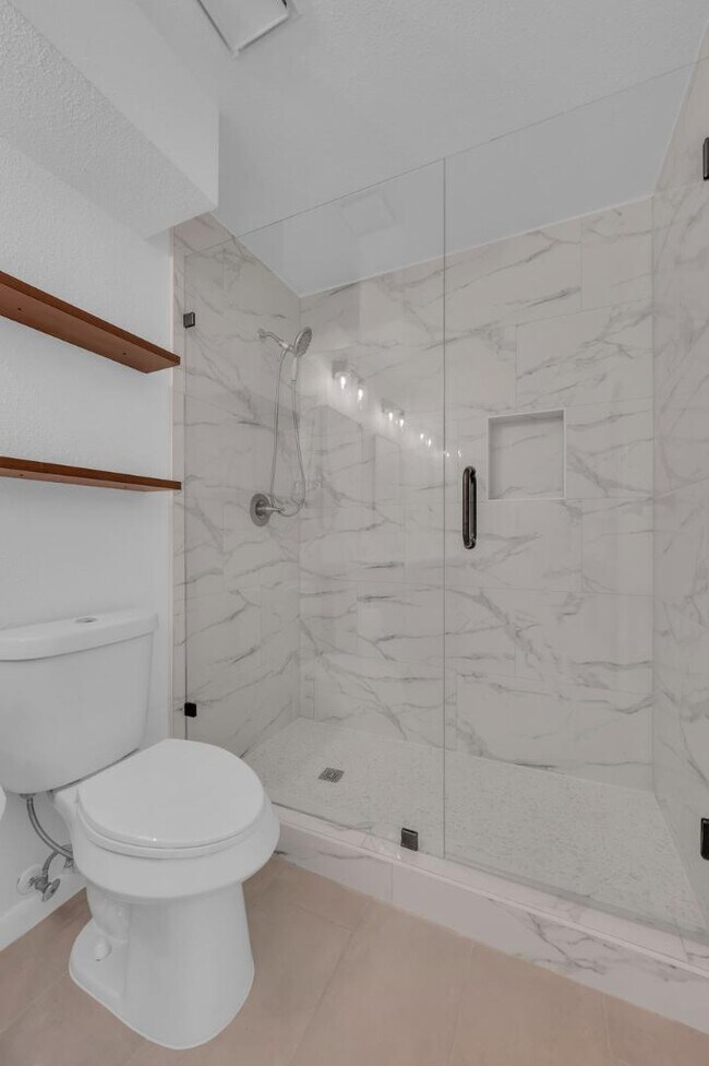 Building Photo - 2006 Cloisters Dr