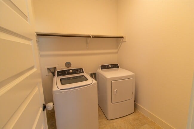 Building Photo - 18610 Parkland Square Pl