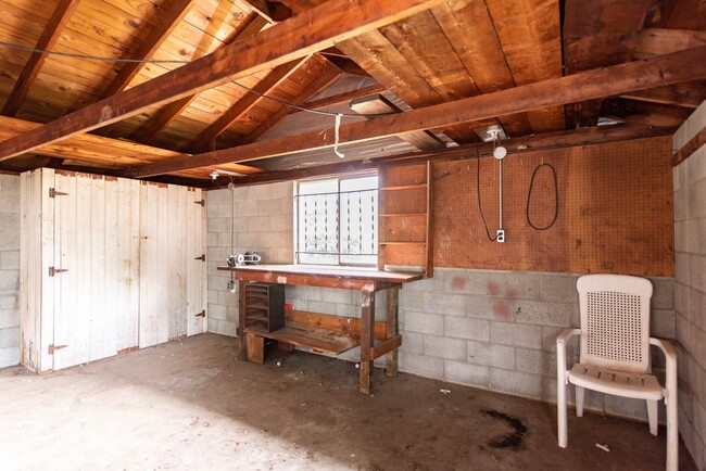 Building Photo - 3BR/2BA Ranch Near The Desirable Highlands!