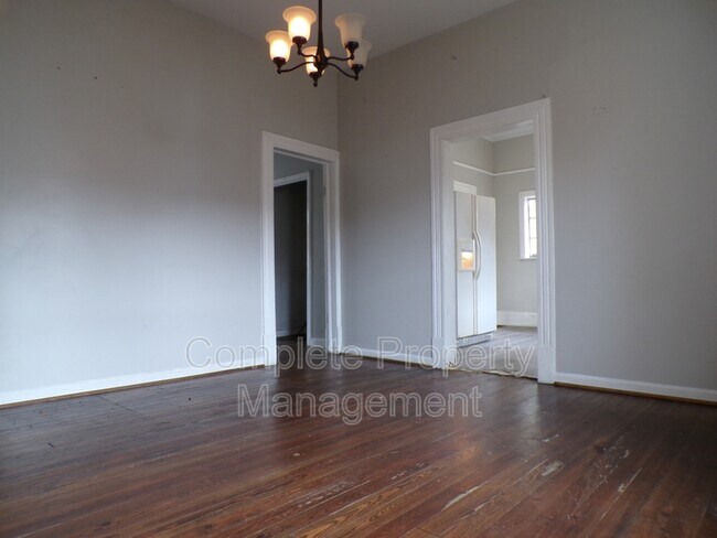 Building Photo - 6817 Division Ave